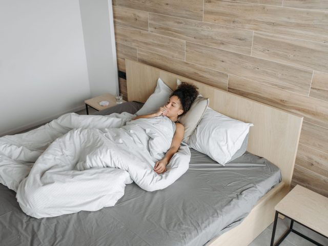 Paris : Comment un bon sommeil booste vos résultats en musculation